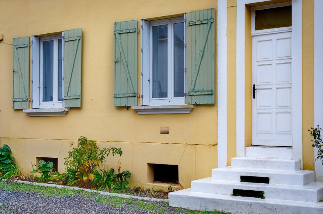 Centre Ville Et Gare A Pied - Parking Et Patio ヴァンヌ エクステリア 写真